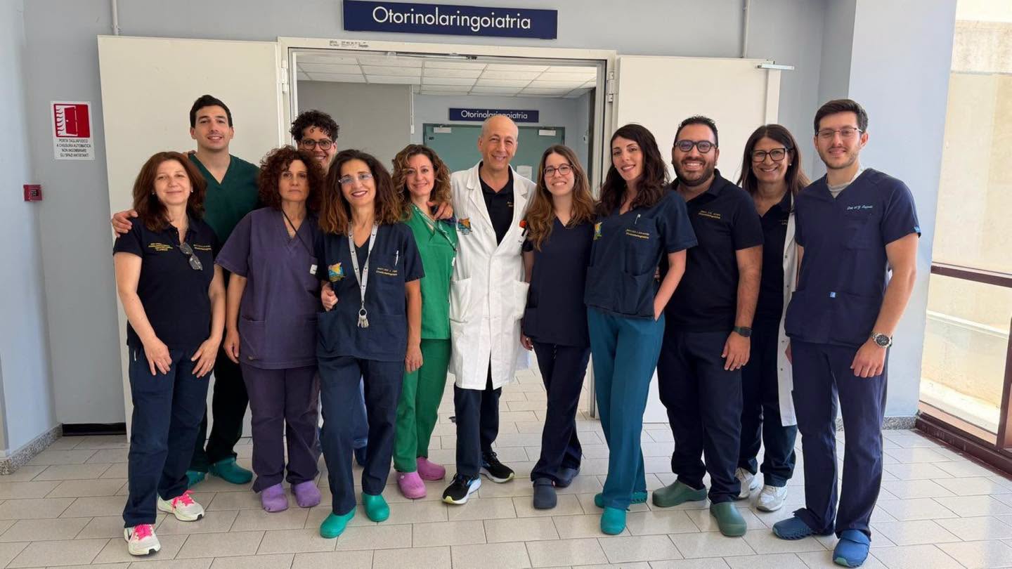 Scopri di più sull'articolo ACIREALE, DELICATO INTERVENTO PER UN TUMORE AL CONDOTTO UDITIVO: PAZIENTE DIMESSO