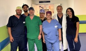 OSPEDALE DI ACIREALE: CARDIOLOGIA, IMPIANTATO DEFIBRILLATORE SOTTOCUTANEO SU UN PAZIE (di Leo Sorrentino) Nuovo traguard...