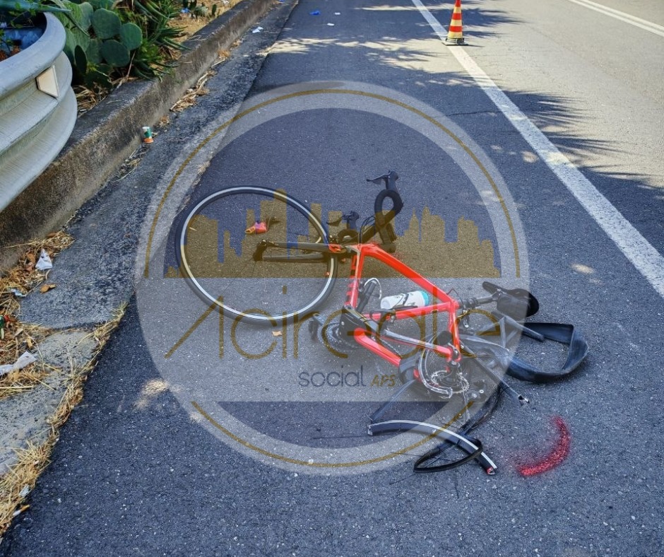 Scopri di più sull'articolo ACIREALE. INCIDENTE SULLA SS114, CICLISTA FERITO E TRASPORTATO IN OSPEDALE (redazione) Un ciclista è rimasto ferito in u…
