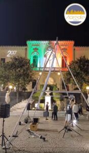 ZAFFERANA ETNEA β LA NOTTE BIANCA TRASCINA IL PUBBLICO, ORA LβESTATE ATTENDE I GRANDI BIG DI βETNA IN SCENAβ.