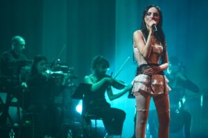 ARISA QUESTA SERA A ZAFFERANA ETNEA: IL TOUR ESTIVO FA TAPPA ALL’ANFITEATRO FALCONE E BORSELLINO.