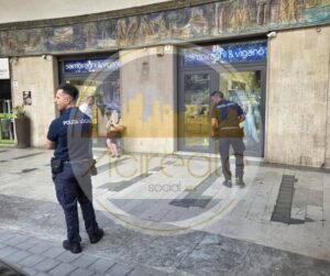 ACIREALE, NUOVA CADUTA A PIAZZA EUROPA: ANZIANA FERITA, INTERVENGONO POLIZIA LOCALE E 118.