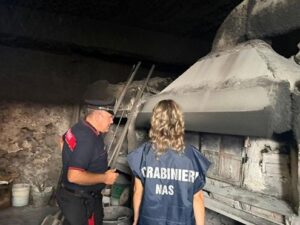 ACIREALE E ACI CATENA, CONTROLLI DEI CARABINIERI NELLE ATTIVITÀ COMMERCIALI: CHIUSO UN PANIFICIO.