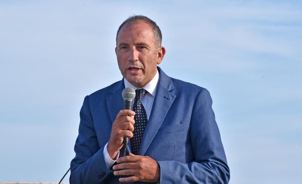 Scopri di più sull'articolo DIPASQUALE (PD): SCHIFANI? DIMISSIONI NON SI ANNUNCIANO, SI DANNO.