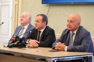 REGIONE: EX ASSESSORE MESSINA LASCIA LA DC E ADERISCE A SUD CHIAMA NORD.