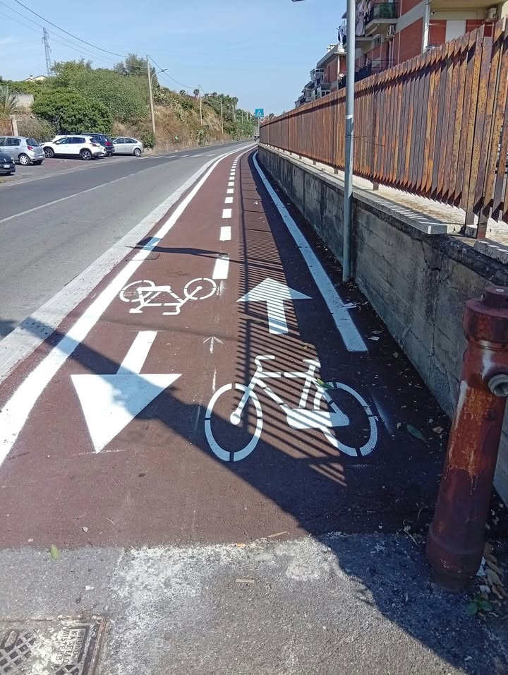 Scopri di più sull'articolo FRATELLI D’ITALIA ATTACCA SULLA PISTA CICLABILE DI VIA SAN GIROLAMO AD ACIREALE: “SERVONO CHIAREZZA E TRASPARENZA”