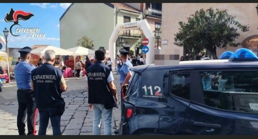 Scopri di più sull'articolo ZAFFERANA ETNEA, CONTROLLI DEI CARABINIERI DURANTE L’OTTABRATA: SCOPERTO UN LAVORATORE IN NERO, SOSPESA UN’ATTIVITÀ.